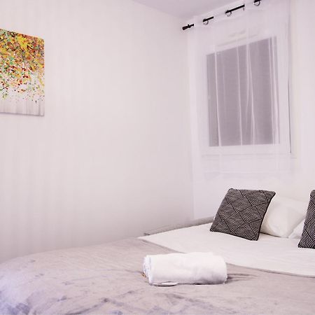 Proche Disneyland Paris - 4 Personnes, Wifi, Parking, Proche Rer Apartment Montevrain Ngoại thất bức ảnh